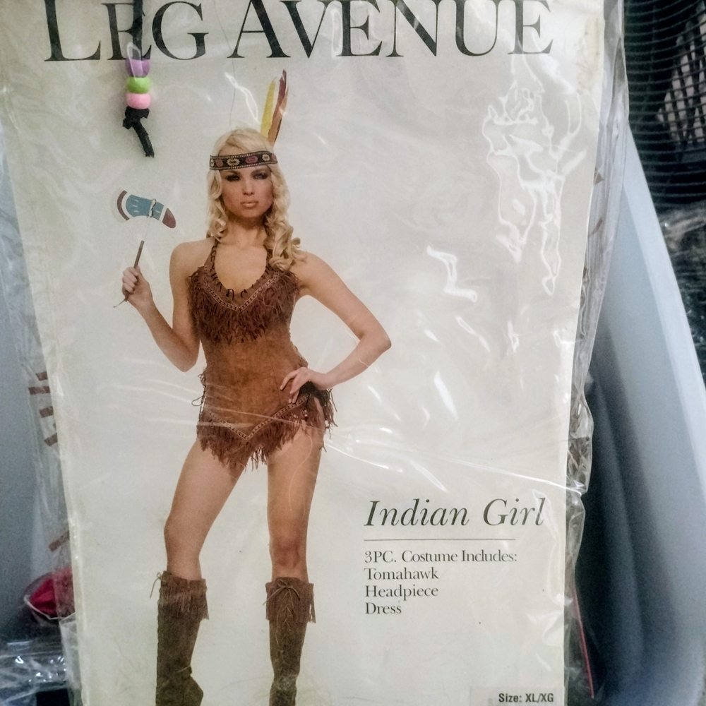 New Leg Avenue Native American Indian Girl Pocahontas Costume Women's